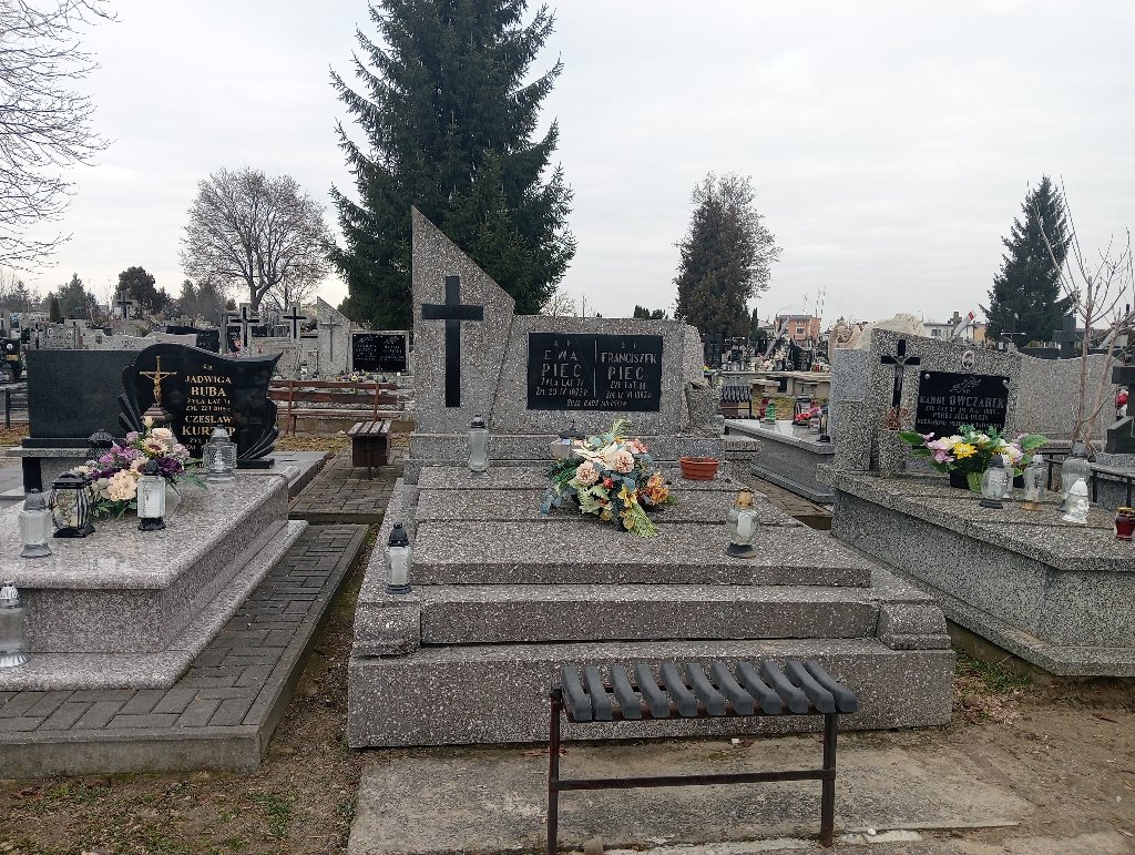 Grób Ewa Piec