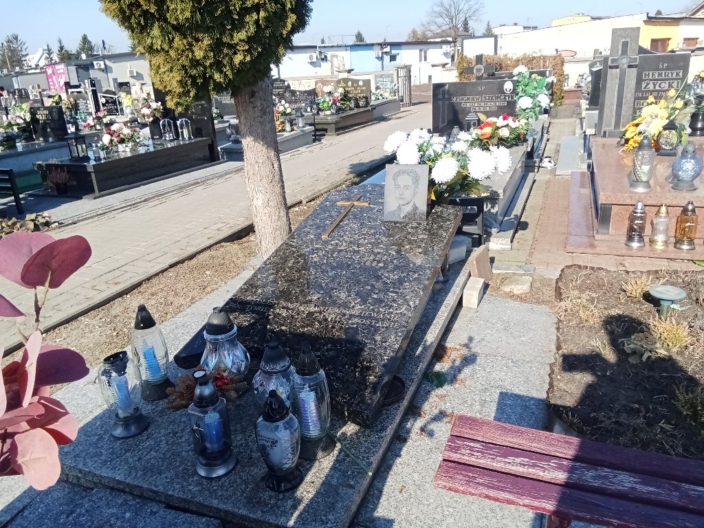 Grób Artur Włodarczyk