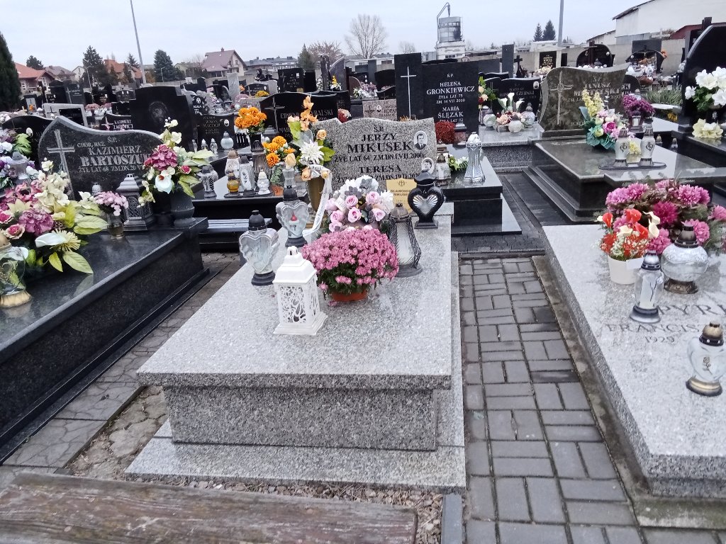 Grób SŁAWOMIR MAREK MIKUSEK